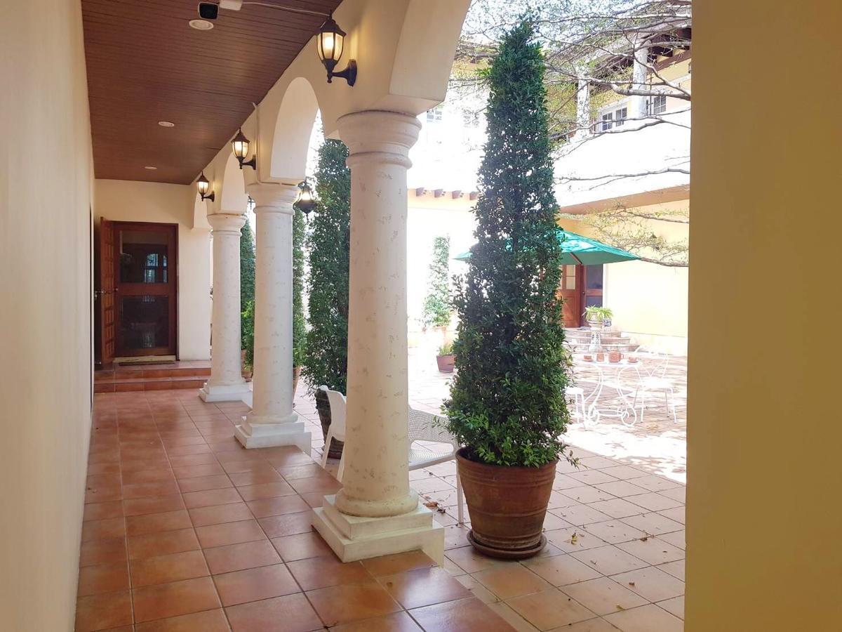 Prompimarn Villa Toscana Бангкок Екстер'єр фото